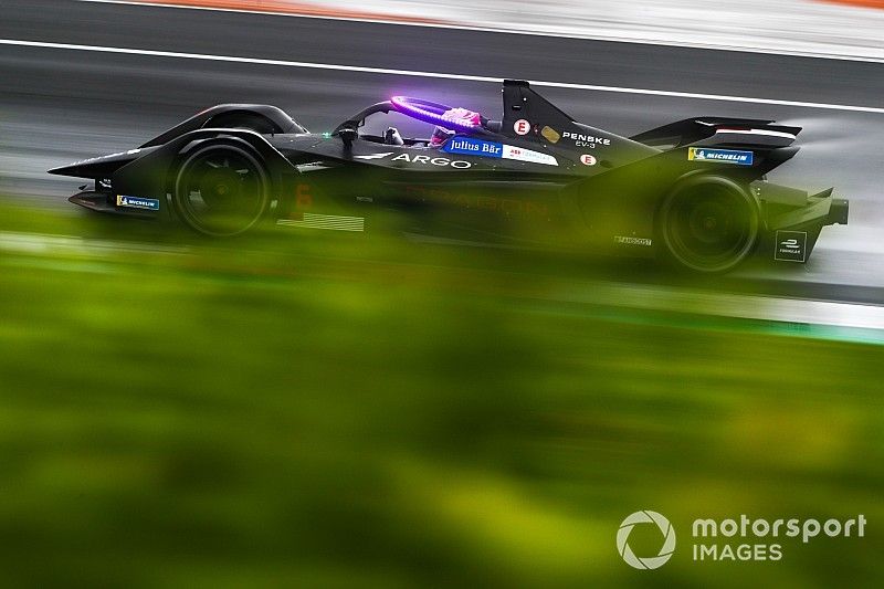 Maximilian G&uuml;nther, Dragon Racing, Penske EV-3 con las nuevas luces LED magenta en el Halo, en modo hiperboost