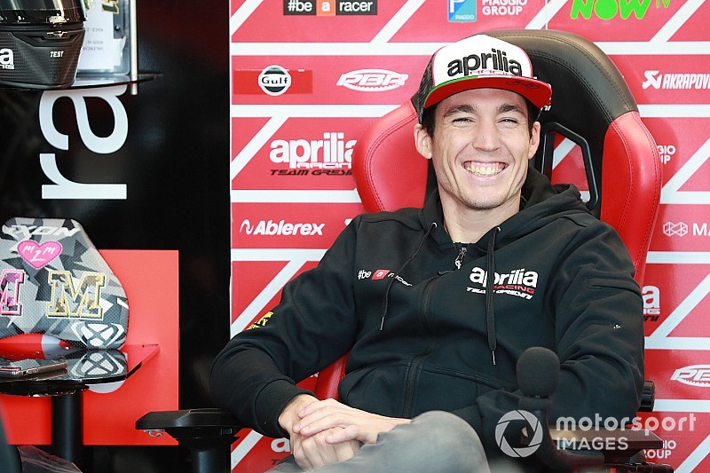 Aleix Espargaró da el salto al ciclismo profesional... en el Día de los Inocentes