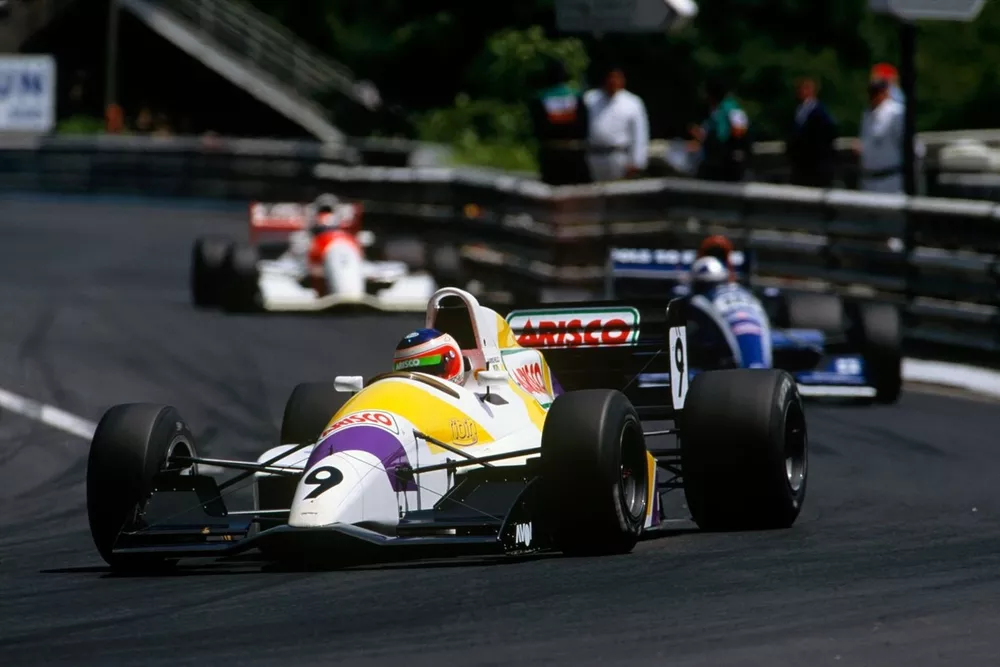 92_F3000_Pau_01