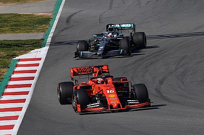 Хэмилтон оценил преимущество Ferrari над Mercedes в полсекунды