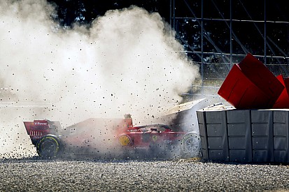 Videón Vettel autótörése a szerdai tesztnapról
