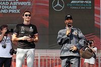 Ez a pilóta szerezte a legtöbb „mesterhármast” – Hamilton elkaphatja