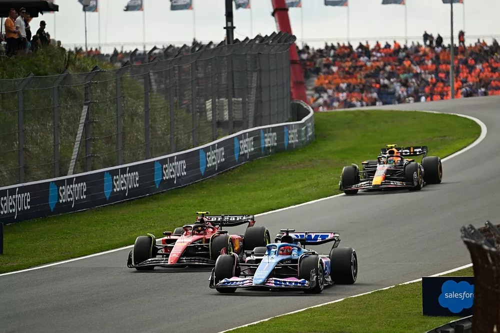 Esteban Ocon, Alpine A523, Carlos Sainz, Ferrari SF-23, Sergio Perez, Red Bull Racing RB19