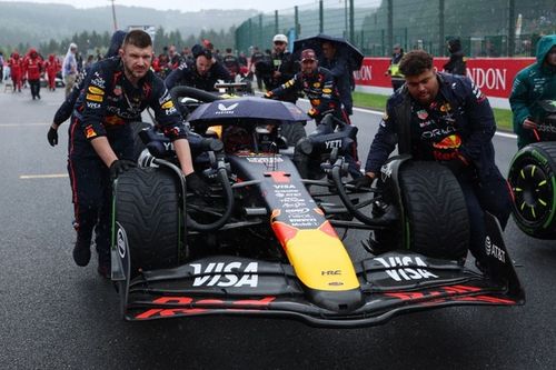 F1: Como 'ala austríaca' está vencendo 'guerra' pelo controle da Red Bull