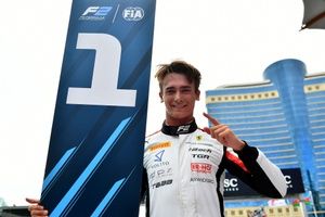 F2 Bak&uacute;: Doblete de Hitech con victoria de Beganovic al sprint; KO de Pepe Mart&iacute;