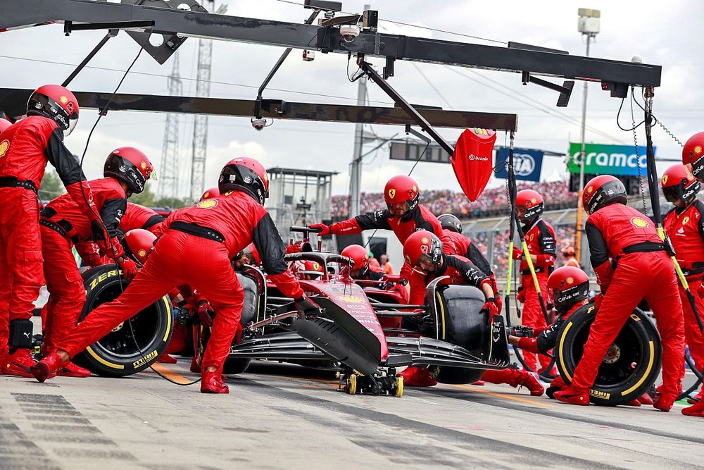Charles Leclerc, Ferrari F1-75, makes a pit stop