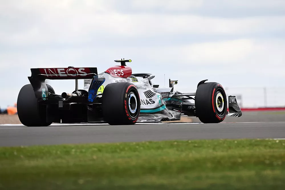Lewis Hamilton, Mercedes W13