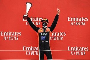 Zadecydował ostatni zakręt