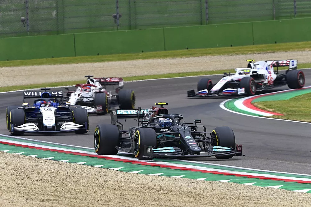 Valtteri Bottas, Mercedes W12, George Russell, Williams FW43B, Kimi Raikkonen, Alfa Romeo Racing C41, Mick Schumacher, Haas VF-21
