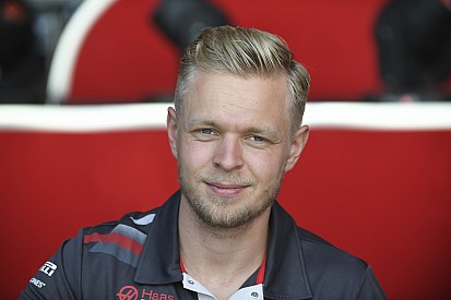 Magnussen'in yeni anlaşması 2020 sonuna kadar devam edecek