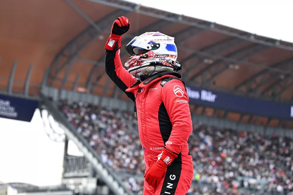 Race winner Nick Cassidy, Citroen Racing