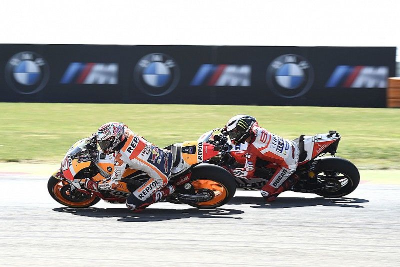 Marquez overtakes Jorge Lorenzo, Ducati Team
