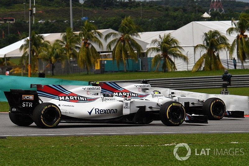 Felipe Massa, Williams FW40 and Lance Stroll, Williams FW40 battle