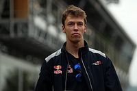 Ferrari da la sorpresa y ficha a Kvyat como piloto de desarrollo