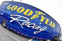 Goodyear hace cambio de neum&aacute;ticos para Las Vegas