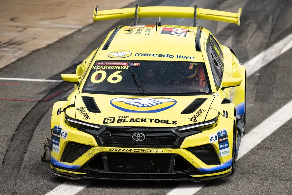 Helio Castroneves traz Daniel Malzoni para a prova de Bras&iacute;lia