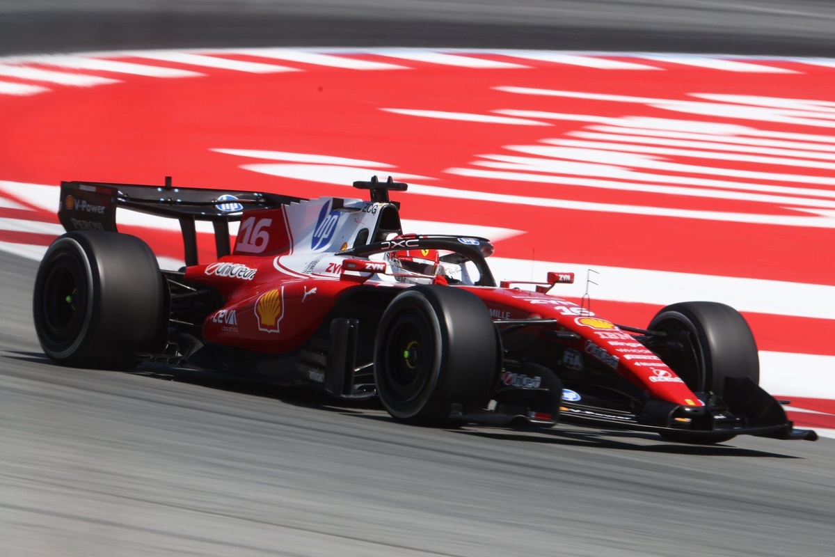 Leclerc explica su abandono en Barcelona F1 y el problema en el Ferrari