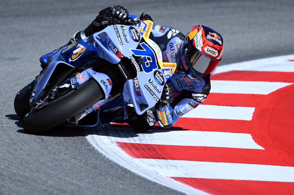 Márquez résiste à Acosta, pas de points pour Bezzecchi et Martín