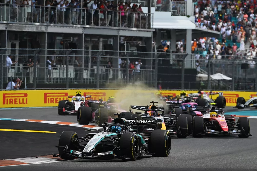 Lewis Hamilton, Ferrari, Max Verstappen, Red Bull Racing, George Russell, Mercedes