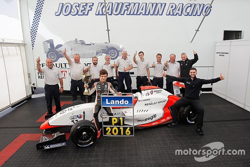 Lando Norris, triple champion en 2016 -