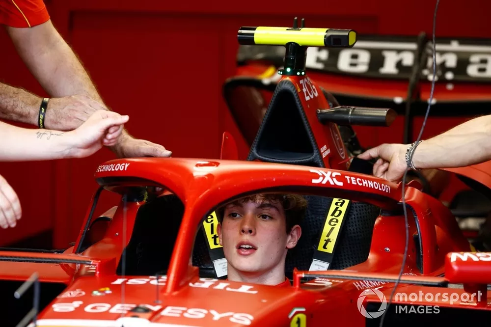 Oliver Bearman, Scuderia Ferrari, has a seat fit