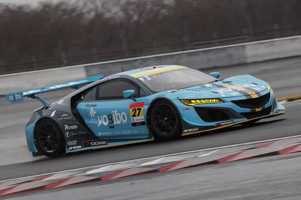 #27 Yogibo NSX GT3