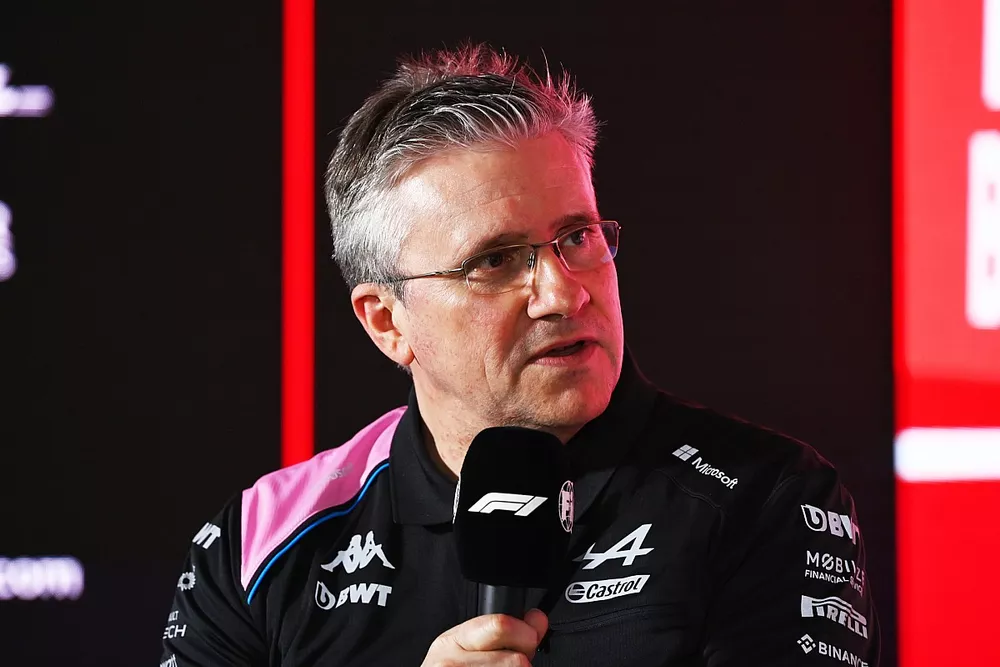 Pat Fry, Director T&eacute;cnico del equipo Alpine F1, en una rueda de prensa