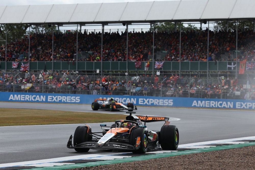 Lando Norris, McLaren, Oscar Piastri, McLaren