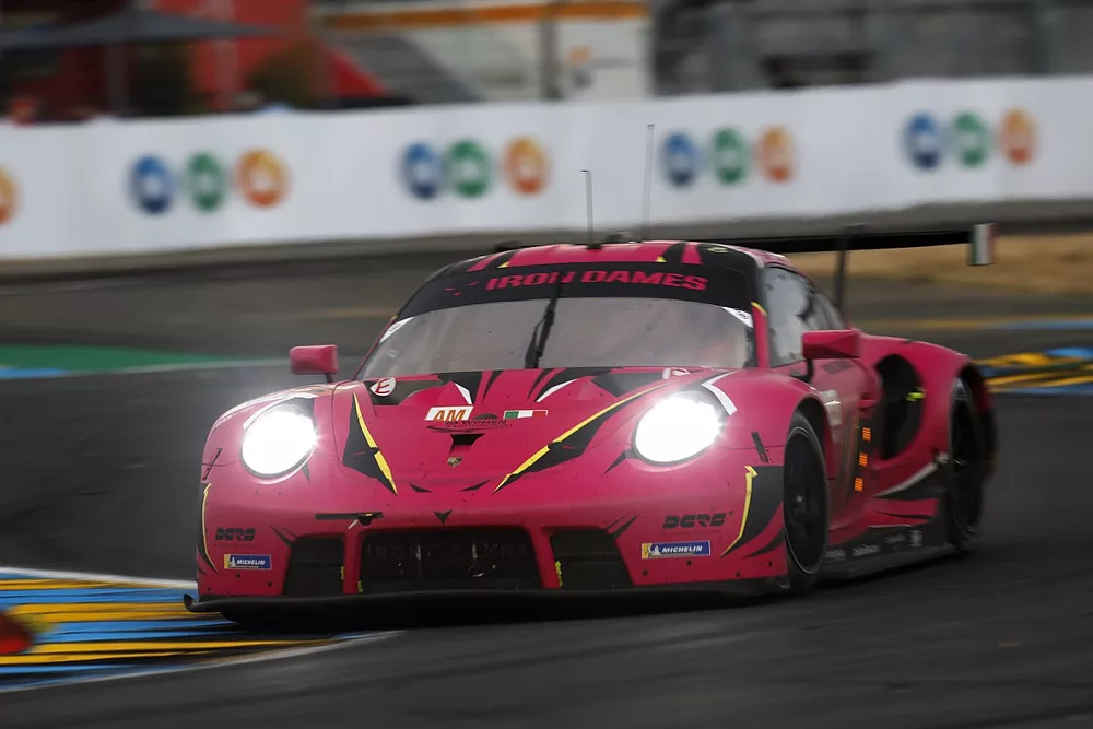 #85 Iron Dames Porsche 911 RSR - 19 di Sarah Bovy, Michelle Gatting, Rahel Frey