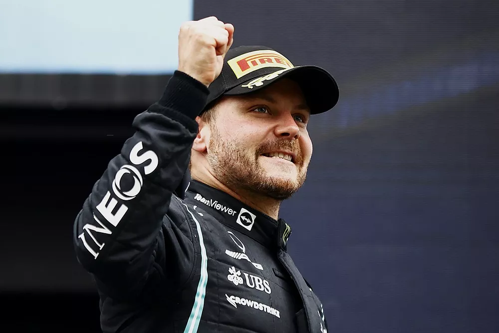 Le vainqueur Valtteri Bottas, Mercedes
