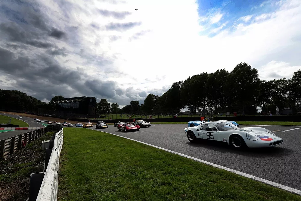 GUARDS TROPHY START