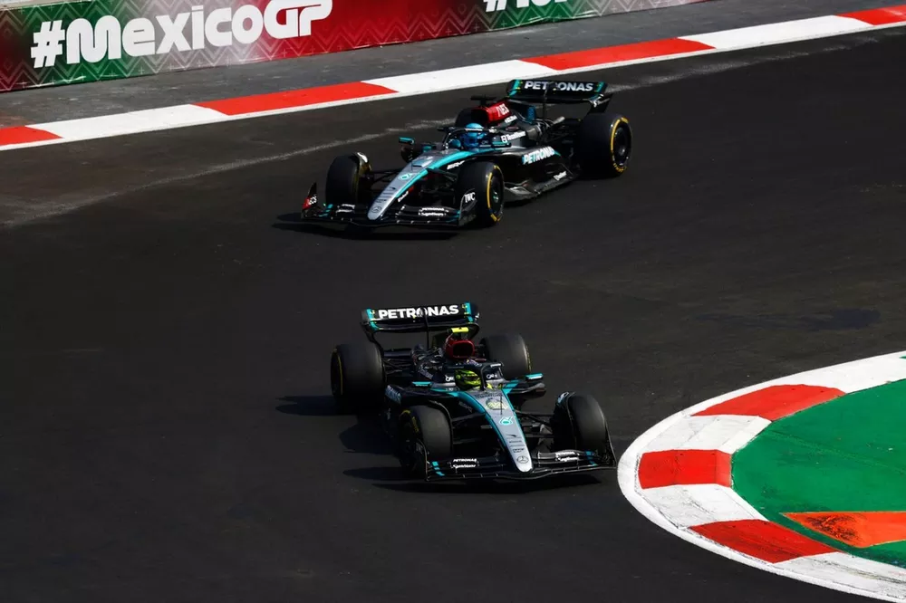Lewis Hamilton, Mercedes F1 W15, George Russell, Mercedes F1 W15