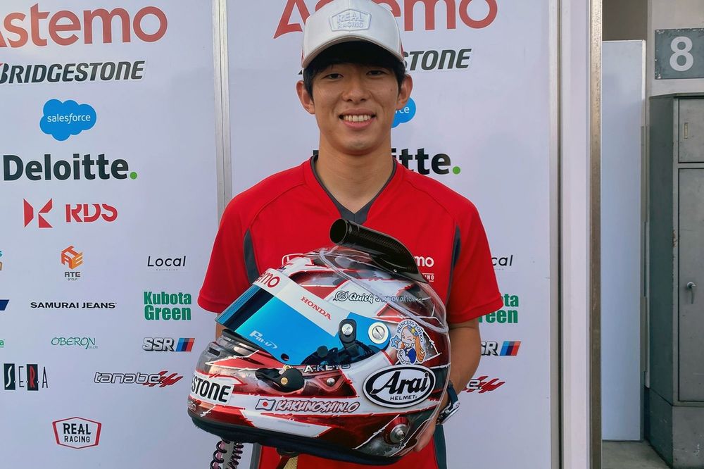 太田格之進、スーパーGT富士戦で瑶子女王から特製ステッカー賜り