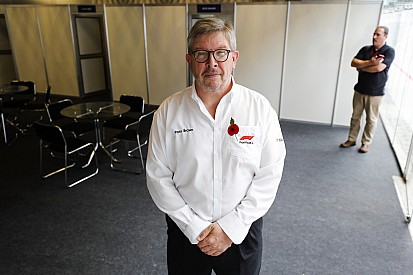 Brawn: A kisebb teljesítménykülönbség és a „nem izgalmas” alkatrészek egységesítése az F1 célja