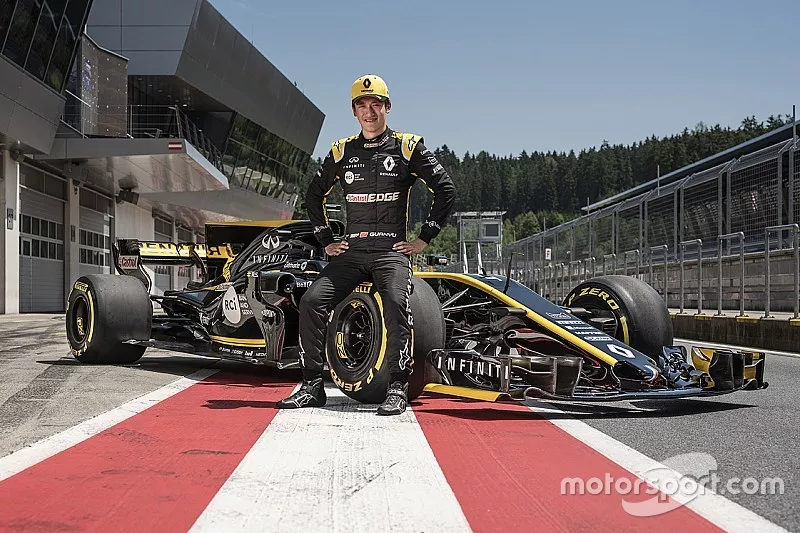 Guanyu Zhou, Renault Sport Academy, tests Renault 2017 F1 Car in Austria