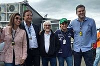 Bernie Ecclestone visita paddock da Stock Car no Velocitta