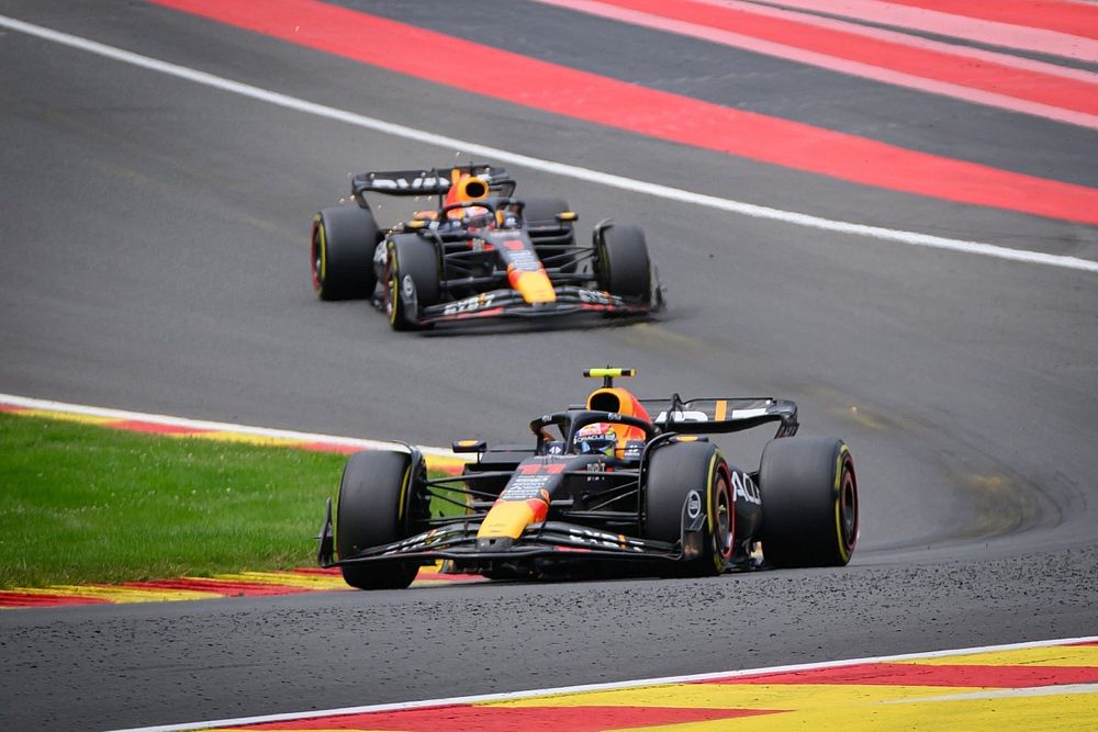 Sergio P&eacute;rez, Red Bull Racing RB19, Max Verstappen, Red Bull Racing RB19