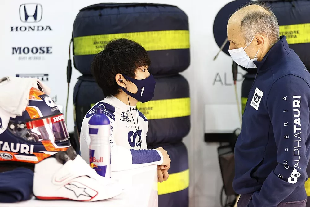 Franz Tost, Team Principal, AlphaTauri speaks with Yuki Tsunoda, Honda Formula Dream Project in the garage