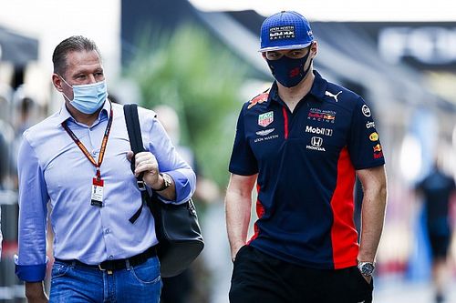 Jos Verstappen: &ldquo;Mercedes no entiende lo bueno que es mi hijo&rdquo;