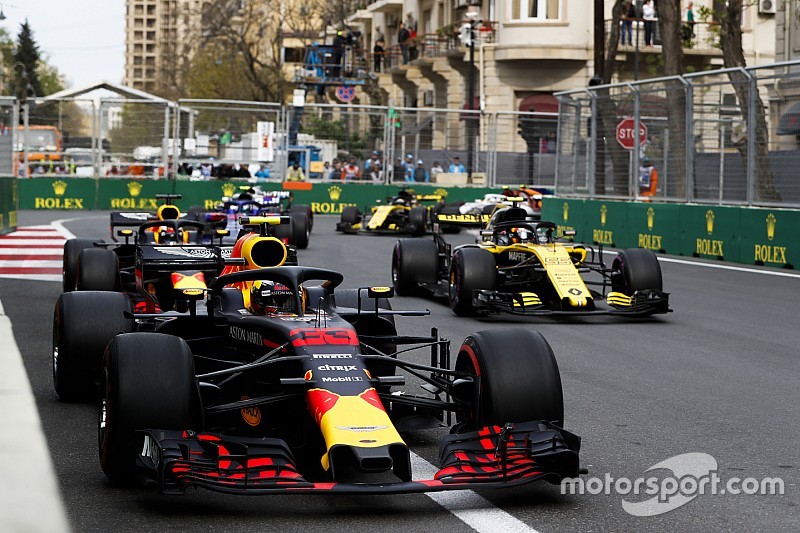Verstappen szerint a Renault és a Honda hozzáállása „ég és föld”