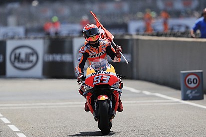 MotoGP Prancis: Marquez hat-trick, Dovizioso-Zarco tak finis