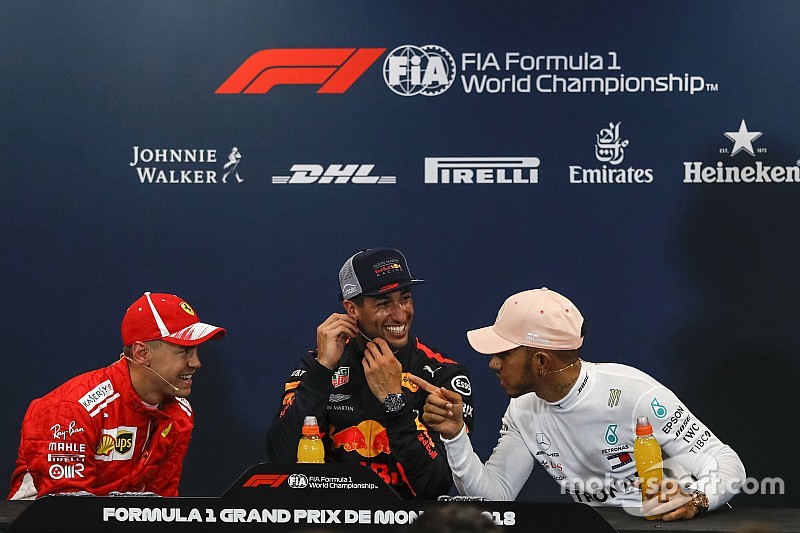 Vettel ve Hamilton, pole'ü Ricciardo'nun alacağından eminmiş