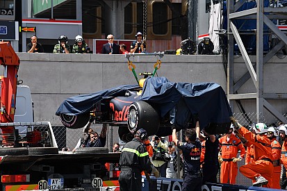 Öthelyes rajtbüntetést kap Verstappen váltócsere miatt