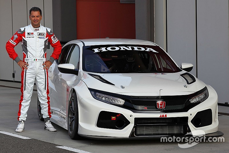 La nouvelle Honda Civic Type-R TCR en piste