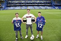 Fotos: Vi&ntilde;ales y Crutchlow 'fichan' por el Chelsea