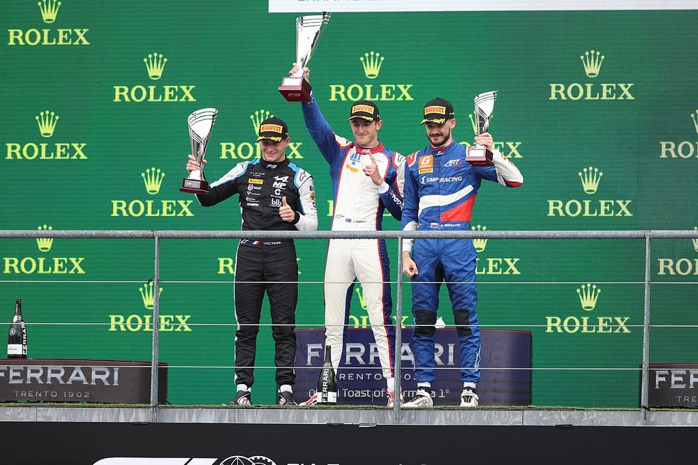 Podio: ganador Jack Doohan, Trident segundo lugar Victor Martins, MP Motorsport y tercer lugar Alexander Smolyar, ART Grand Prix 