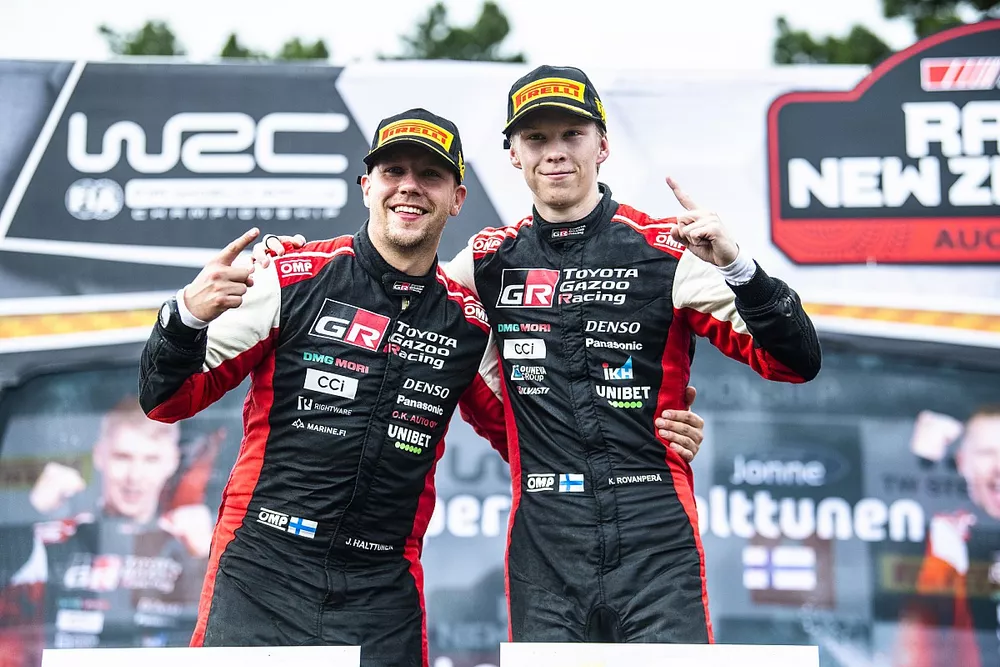 Les Champions Kalle Rovanpera, Jonne Halttunen, Toyota Gazoo Racing WRT Toyota GR Yaris Rally1