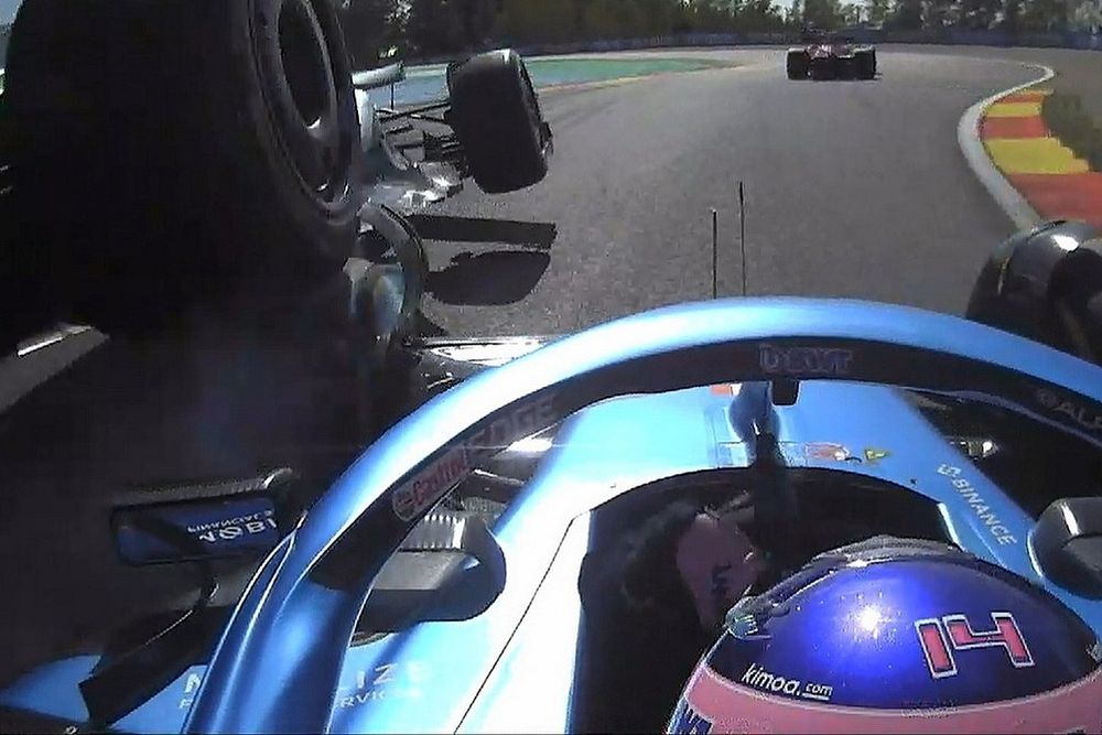 Accidente Alonso - Hamilton en Bélgica