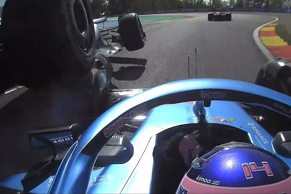Accidente Alonso - Hamilton en Bélgica