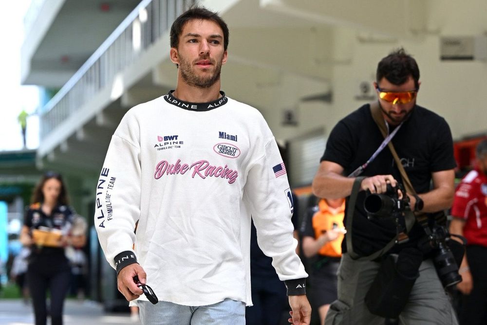 بيير غاسلي، ألبين
